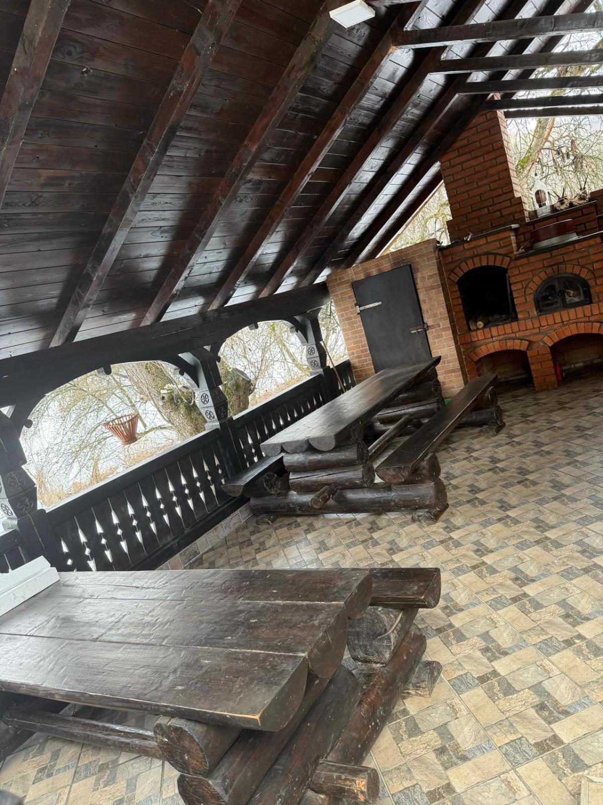 Gospodaria Klaus Rozavlea Luaran gambar